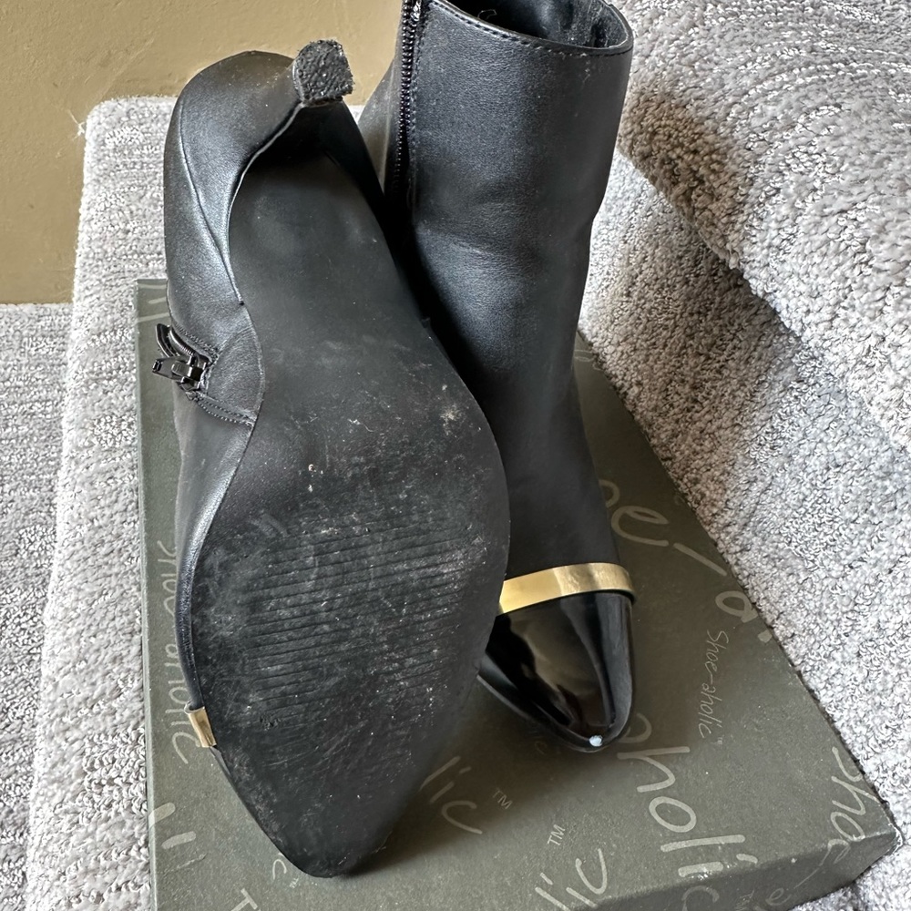 Booties size 7 - Picture 3 of 3